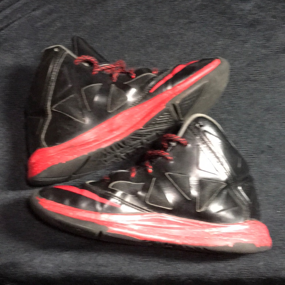 Nike Lebron X Kids sz 1 Y Bred Playground Beaters - Picture 6 of 7
